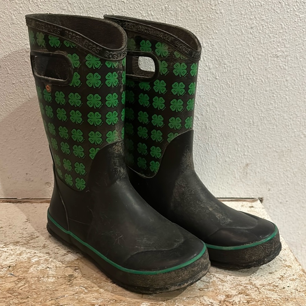 Youth size 3 4H edition BOGS